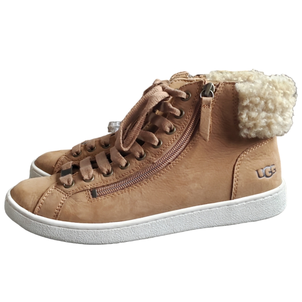 COPY - UGG Alameda Brown Mid Zip Shearling Lined Suede SneakersSize 9(Preowned)